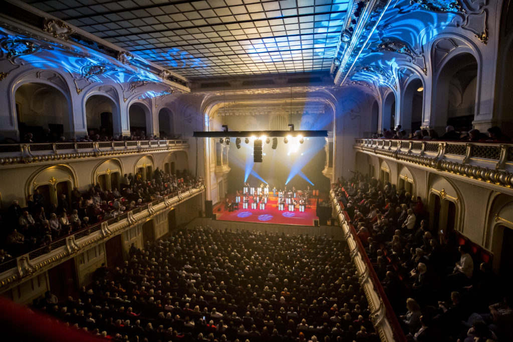 NEXO ON TOUR WITH HELMUT LOTTI