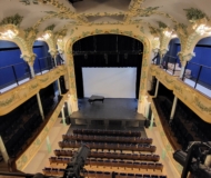 NEXO ID84 column speakers respect the charm of a historic French variety theatre