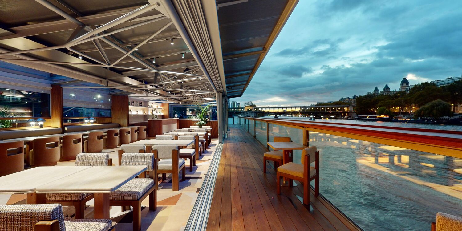 Seductive sound in the perfect Parisian setting