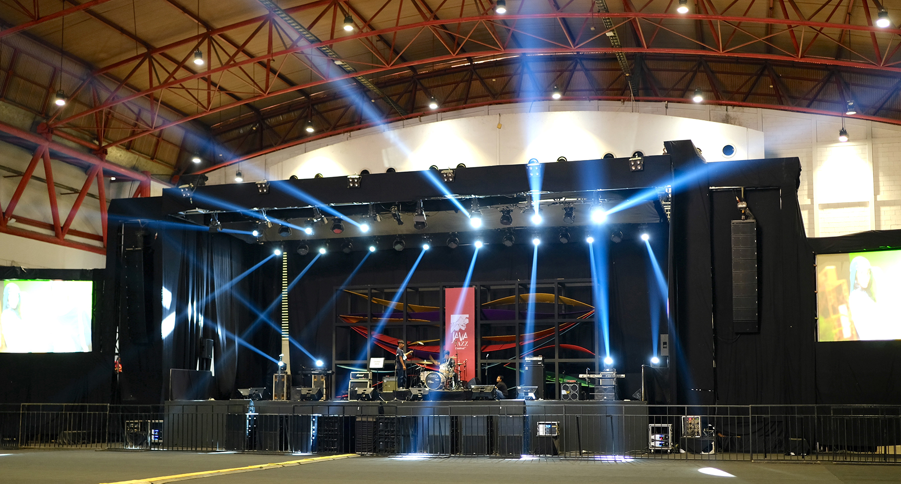 NEXO GEO M12 tames a tricky acoustic environment at the Java Jazz Festival