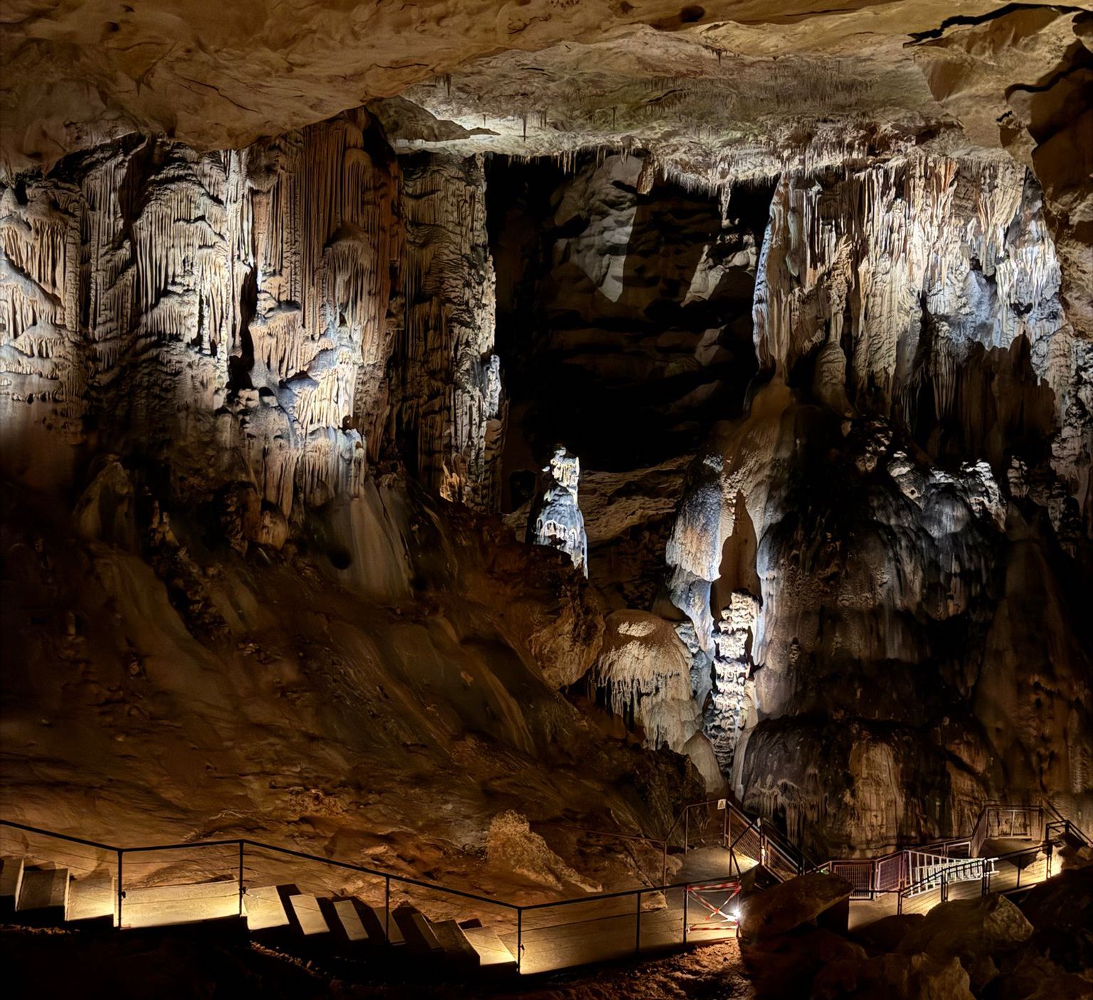 400M underground in 80% humidity: Perfect conditions for NEXO ePS-EN54.