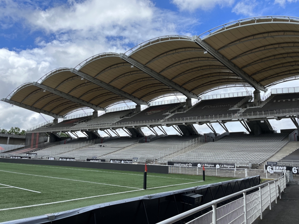 リヨンの象徴的なSTADE DE GERLANDでNEXO Plusがサウンドを変える