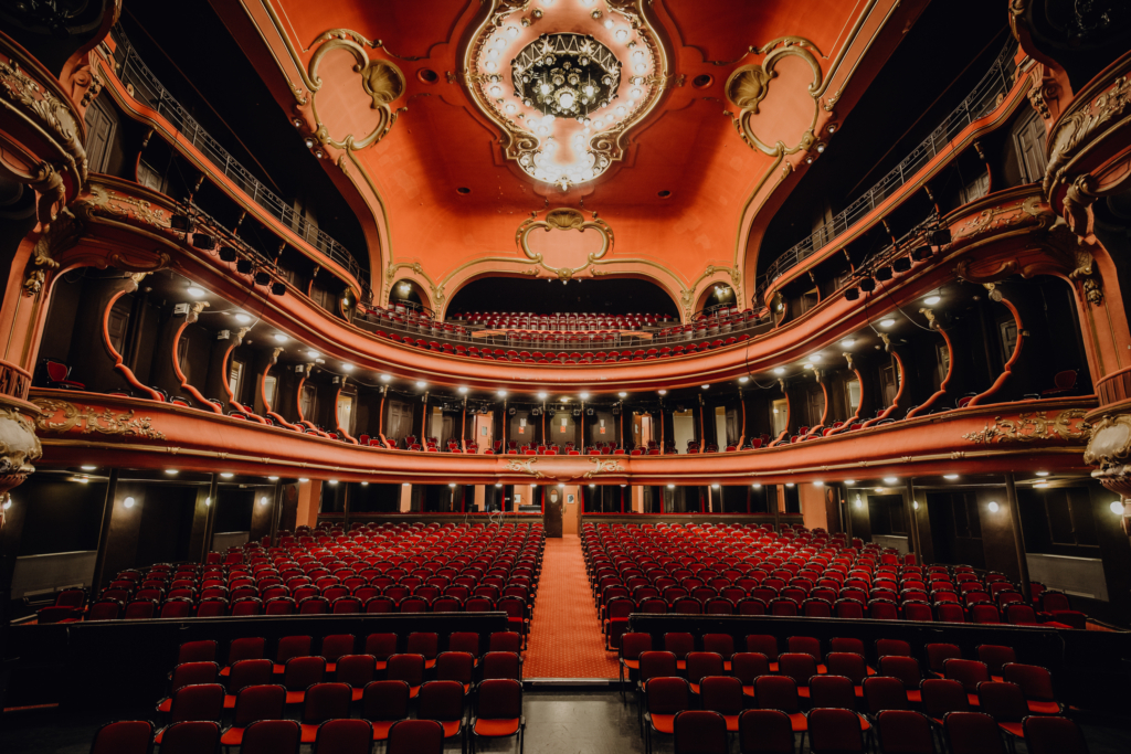 When a line array isn’t appropriate, NEXO ID84 fits the bill