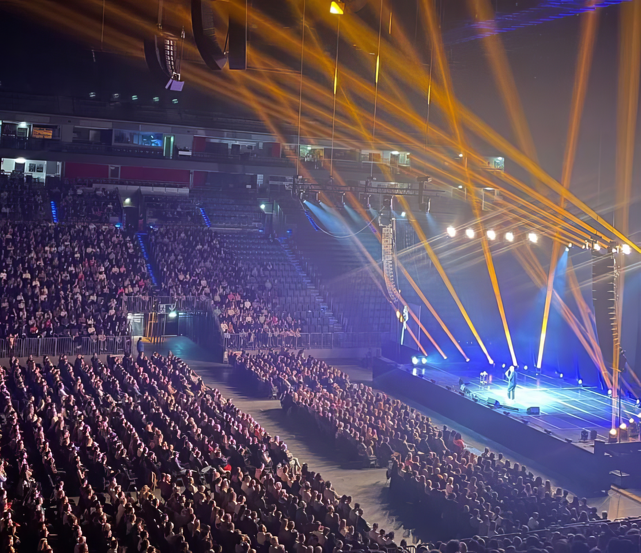 Comedian Till Reiners tours German arenas with NEXO STM sound system