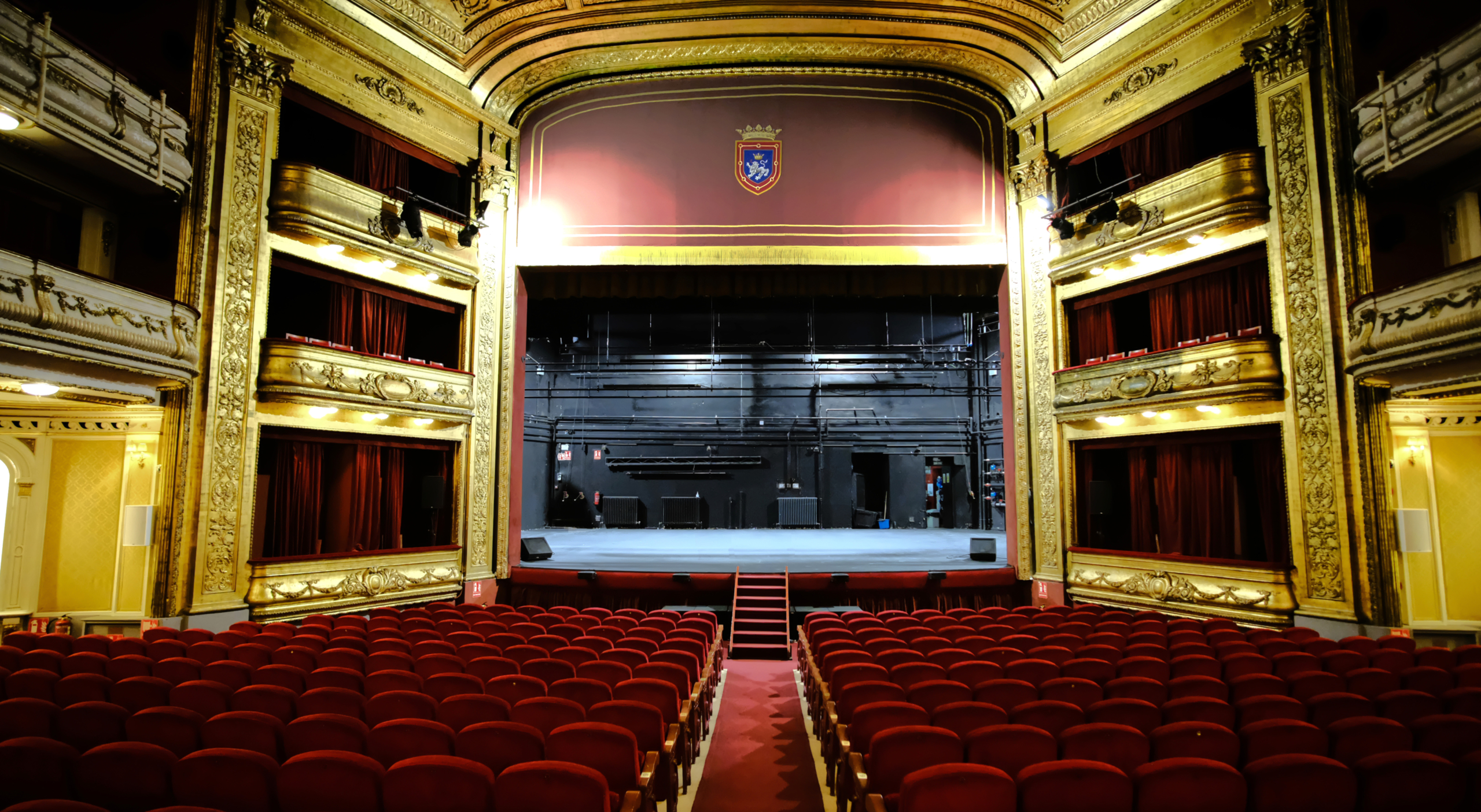 NEXO ePS combines precision coverage and unbeatable value at the Teatro Gayarre in Pamplona