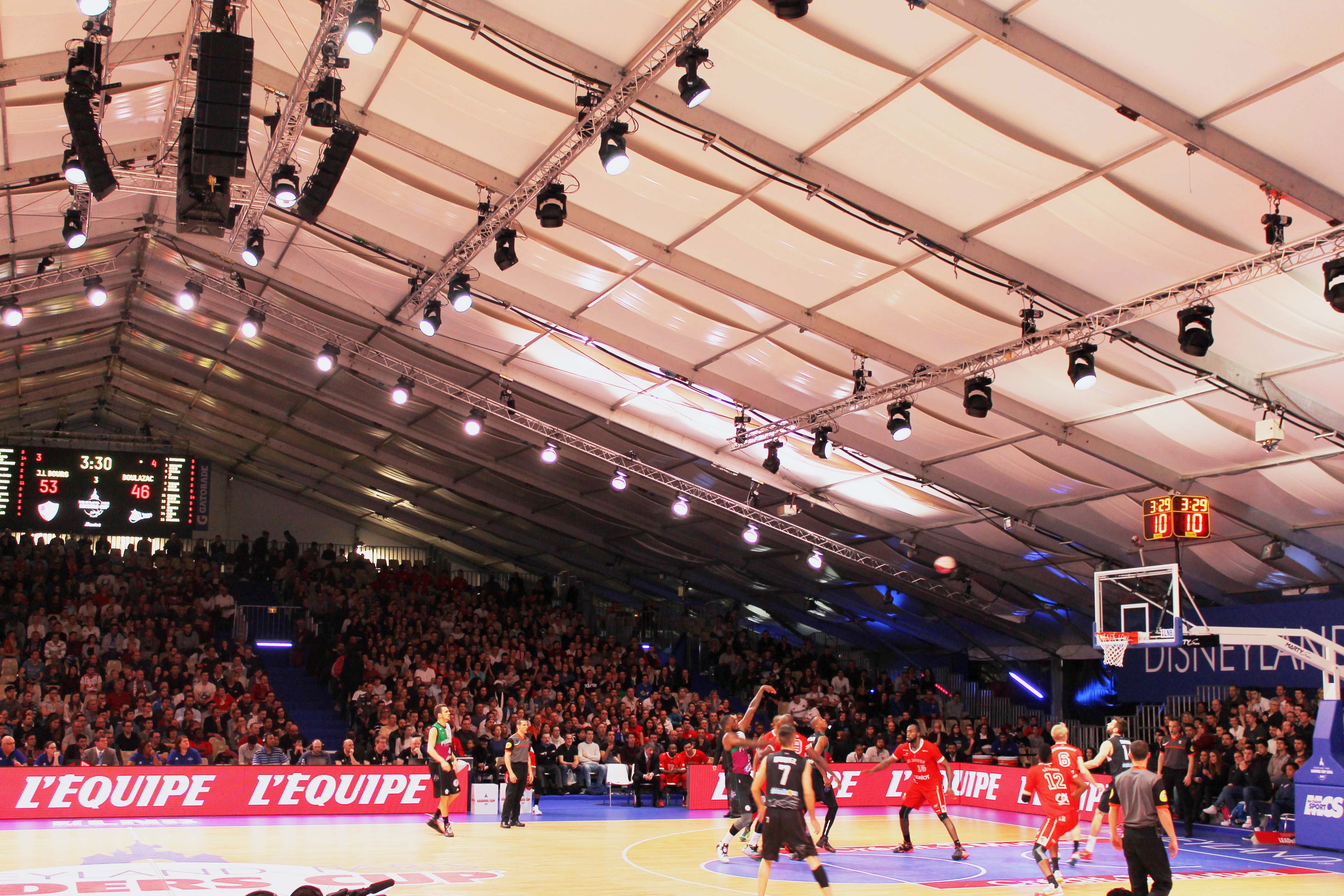 SHOW TIME POUR NEXO À LA DISNEYLAND® PARIS LEADERS CUP LNB