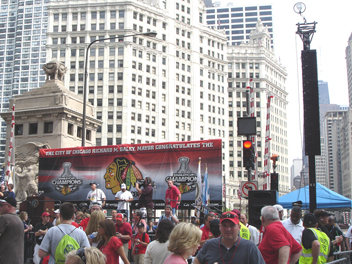 BLACKHAWKS CELEBRATE STANLEY CUP WIN WITH GEO S AND 2 MILLION FANS