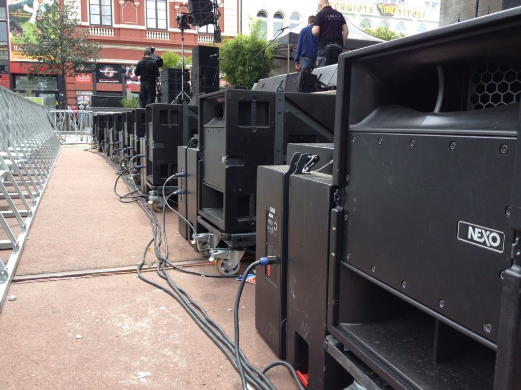 acoustic NETWORK GIVES STM TO CHARITY IN GERMANY