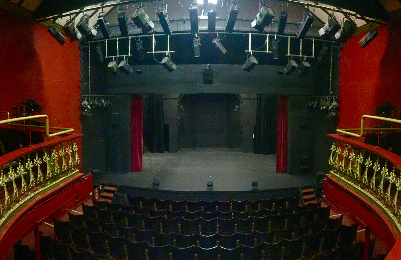 GEO M6 AND PS10 PERFECT FOR 180-SEAT THEATRE INSTALL